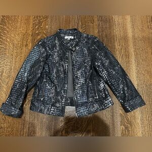 Women’s size 12 casual jacket/top to wear inside or outside by Eric casual